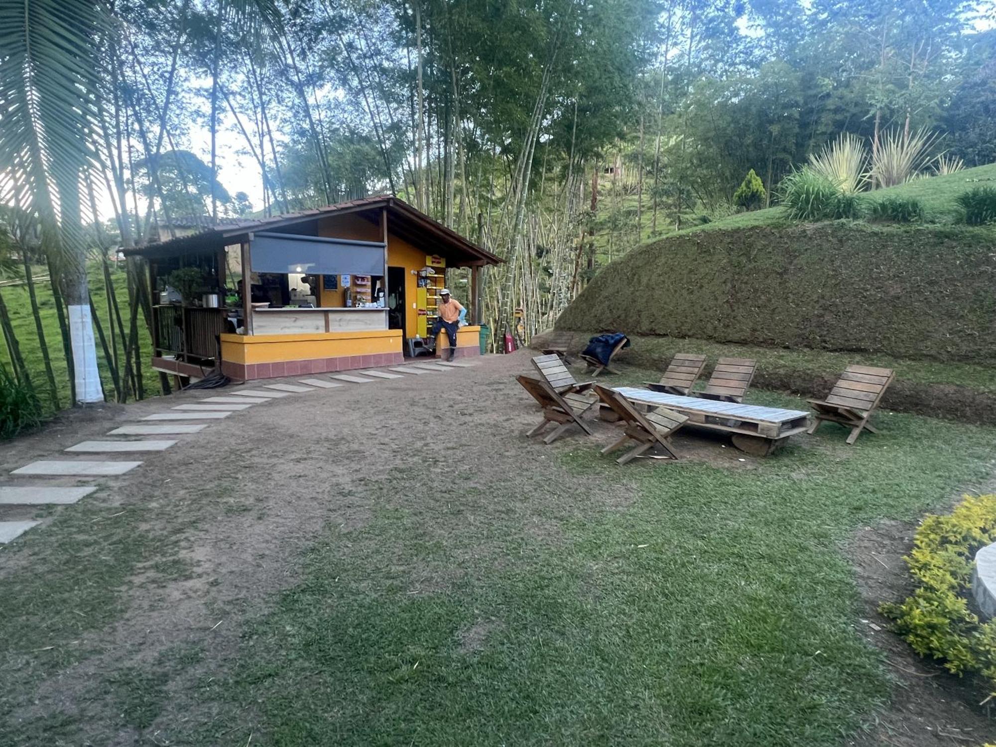 Volare Guatape Isla Hostel Luaran gambar