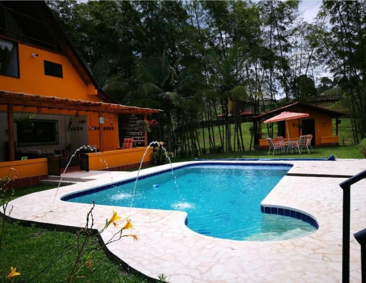Volare Guatape Isla Hostel Luaran gambar